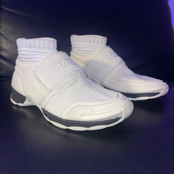 CHANEL White Fabric Stretch CC Sneakers EU 36/ US 6 - Picture 3 of 10
